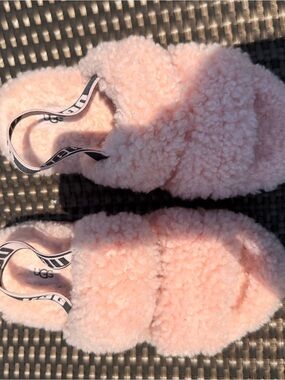 Genuine Lamb Fur UGG Fluffita Slippers in Light Pink